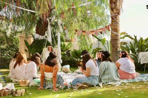 Celebrate in Style: A Guide to Baby Shower Decorations and Post-Party Etiquette