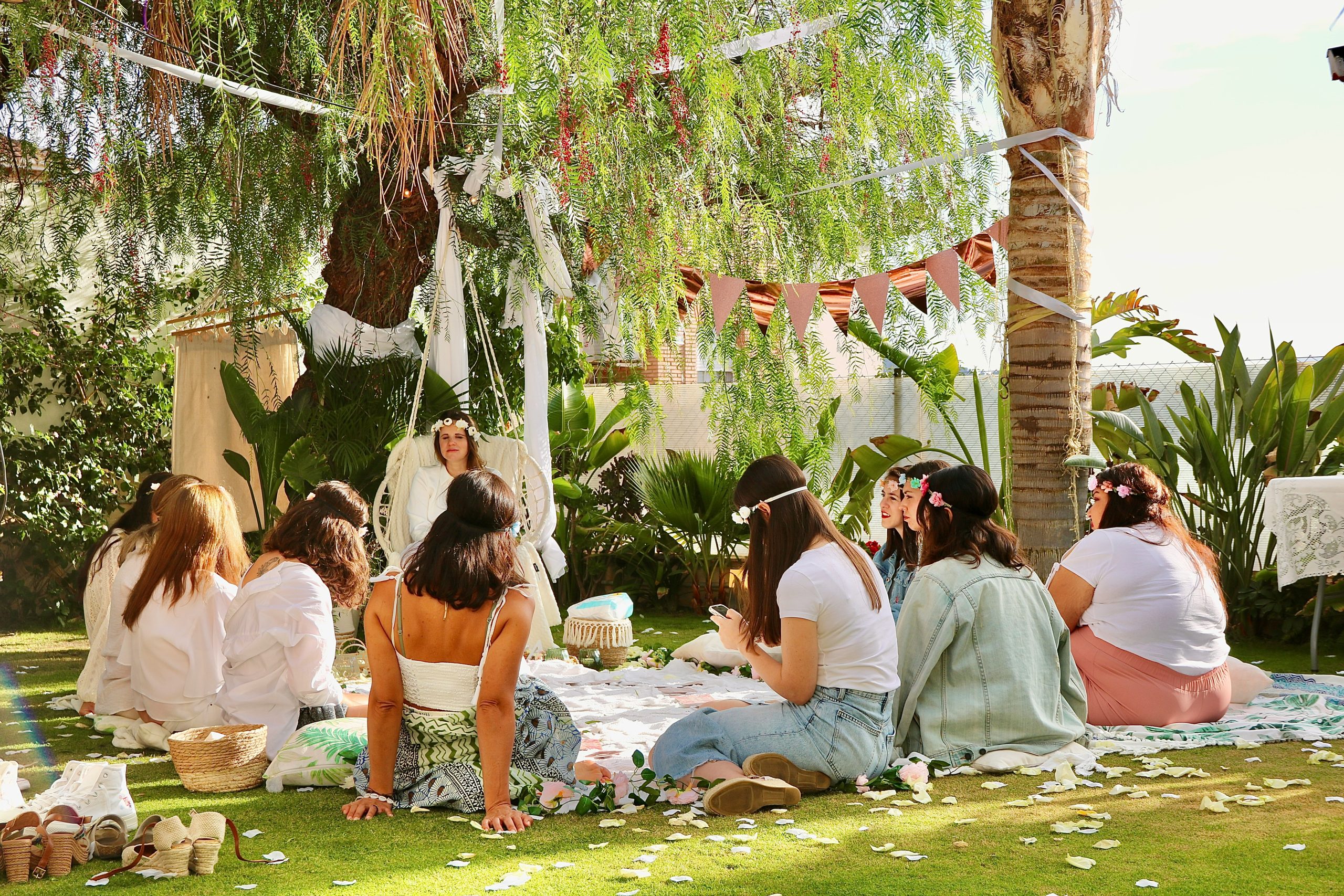 Celebrate in Style: A Guide to Baby Shower Decorations and Post-Party Etiquette